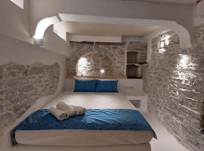 Margaret's In Town * Tínos