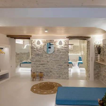 Margaret's In Town Apartment Tinos