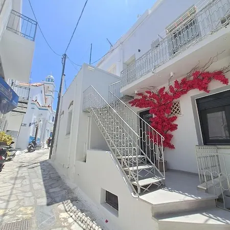 Margaret's In Town Apartment Tinos