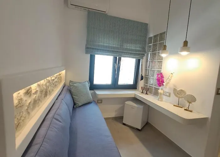 Margaret's In Town Tínos